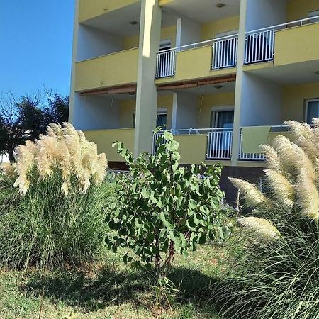 Apartment Sara - Cres Exterior photo